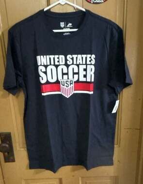 Icon Sports US Soccer Federation USMNT Logo Graphic T-Shirt, size large